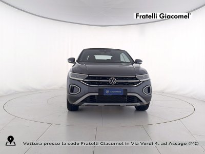 Auto Volkswagen T-Roc cabriolet 1.0 tsi style 115cv km 0 in vendita presso concessionaria Fratelli Giacomel a 31.900 &euro; - foto numero 2