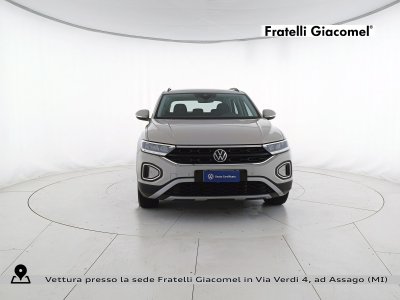 Auto Volkswagen T-Roc 1.0 tsi life 110cv usata in vendita presso concessionaria Fratelli Giacomel a 19.900 &euro; - foto numero 2